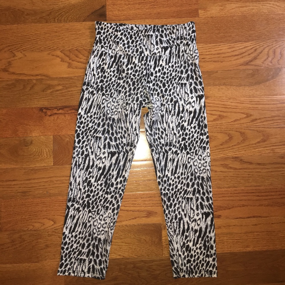 Onzie Capri Leggings